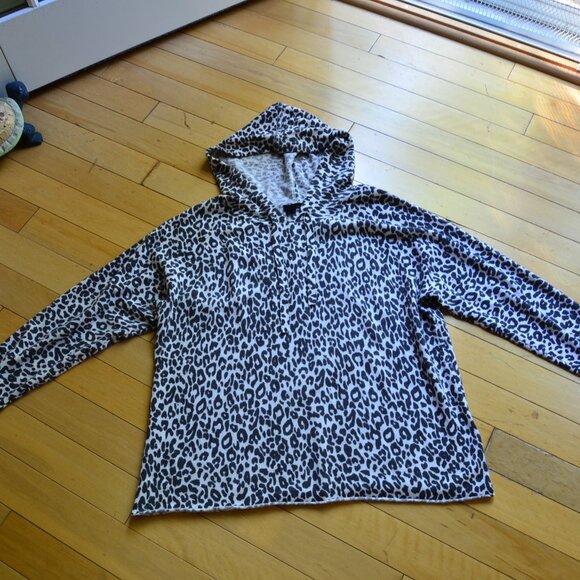 360Cashmere Leopard Printed Sweatshirt Size L - Picture 1 of 10